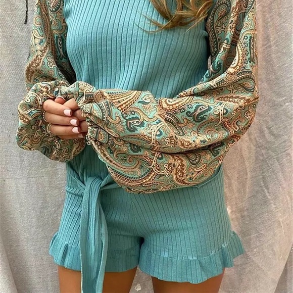 Top with Belt Ruffles Decor O-Neck Long Sleeve Print and high waist bottom - Picture 5 of 7